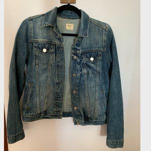 Medium Wash Fitted Gap Jean Jacket